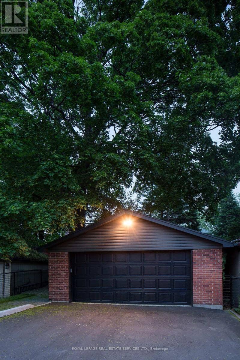 137 High Park Avenue — photo 24 of 25