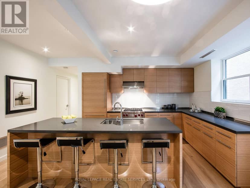 137 High Park Avenue — photo 4 of 25