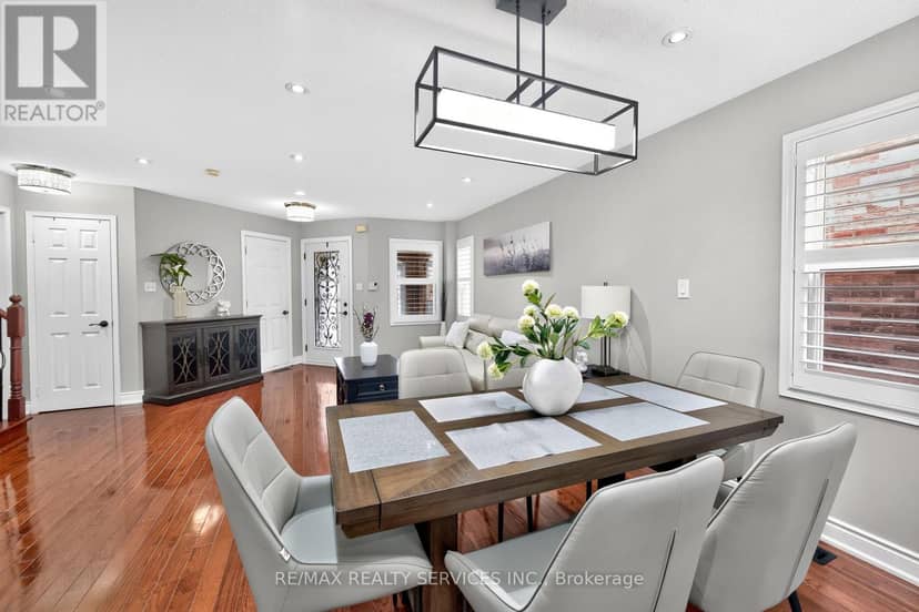 47 Twisted Oak Street — photo 11 of 40