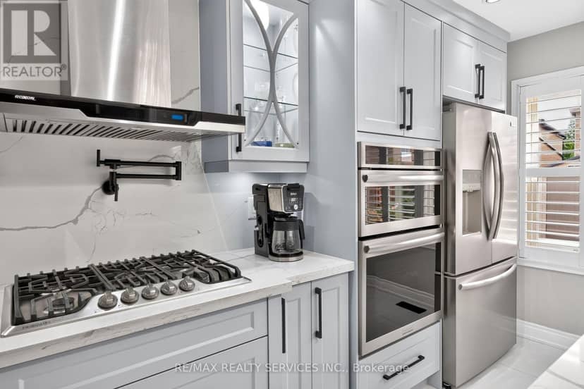 47 Twisted Oak Street — photo 19 of 40