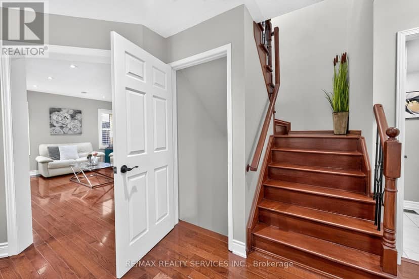 47 Twisted Oak Street — photo 21 of 40