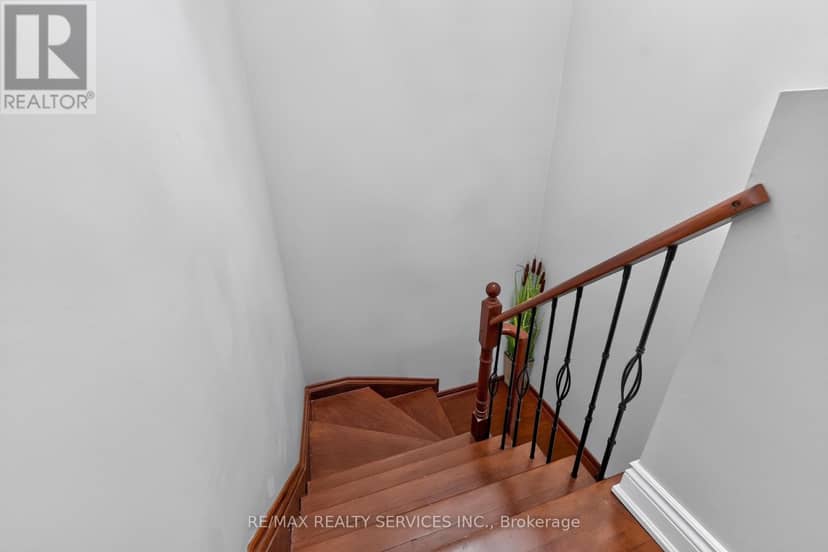 47 Twisted Oak Street — photo 22 of 40
