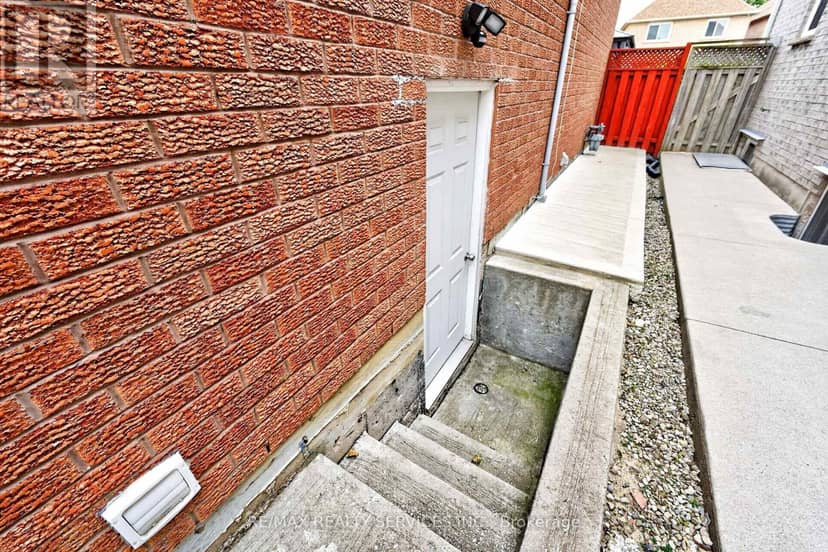47 Twisted Oak Street — photo 37 of 40