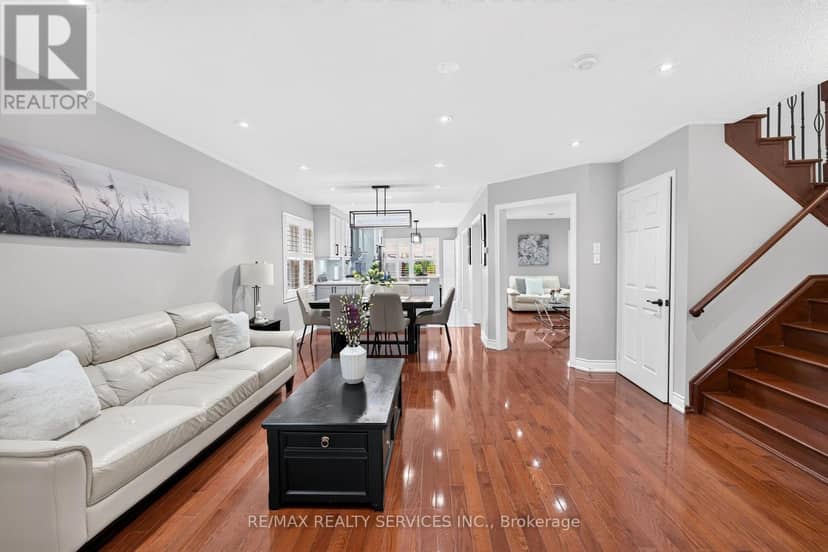 47 Twisted Oak Street — photo 9 of 40