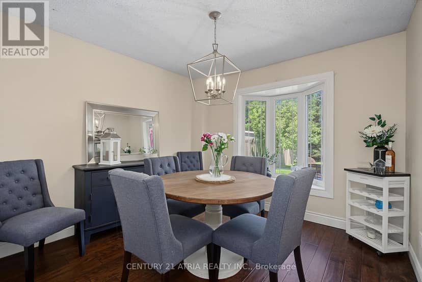 6 Burnham Boulevard — photo 11 of 38
