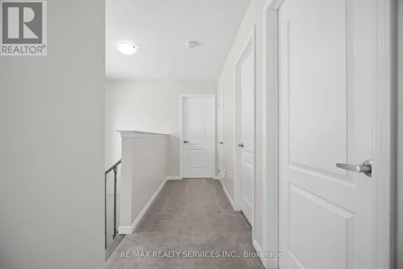 250 Esther Crescent — photo 23 of 40