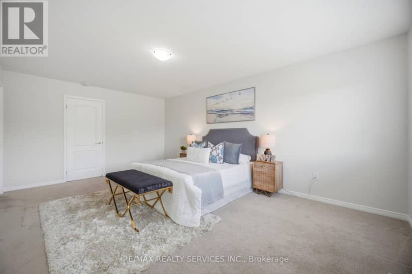 250 Esther Crescent — photo 25 of 40