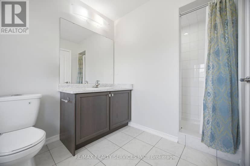 250 Esther Crescent — photo 27 of 40