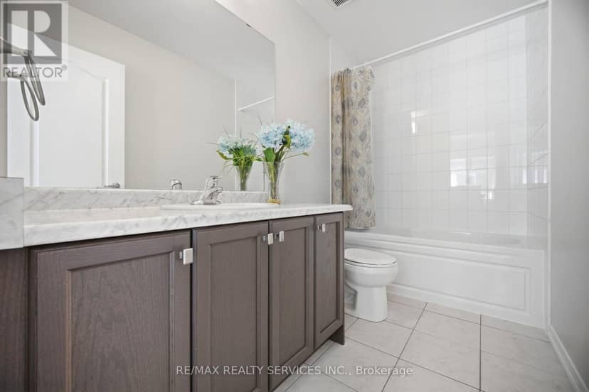 250 Esther Crescent — photo 28 of 40