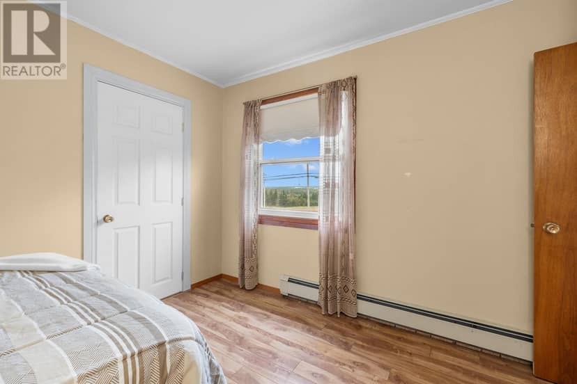 562 EAST POINT Road — photo 14 of 40