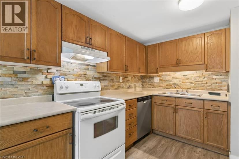 74 HELENE Crescent — photo 10 of 27