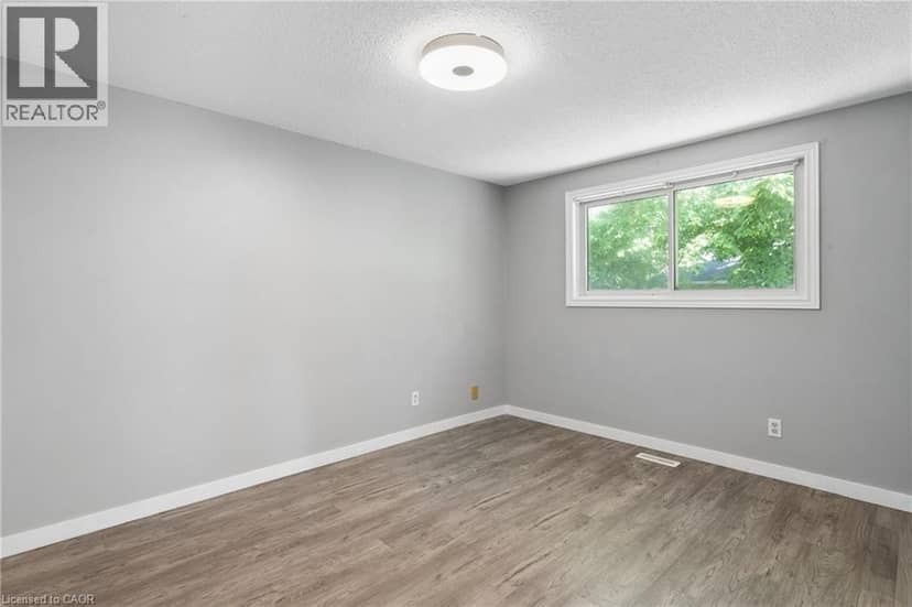 74 HELENE Crescent — photo 13 of 27