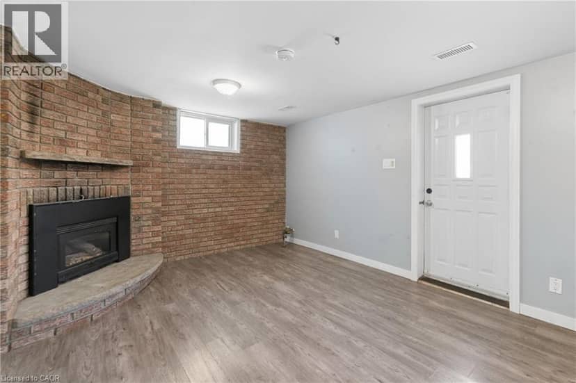 74 HELENE Crescent — photo 17 of 27