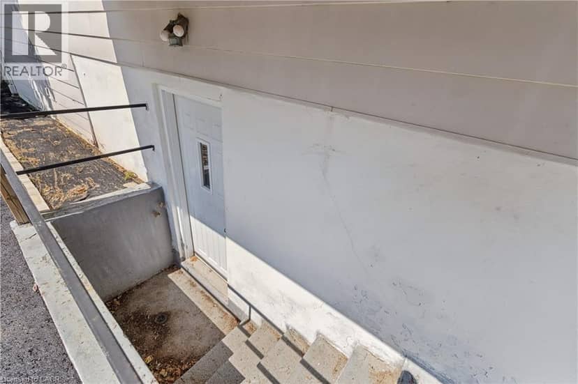 74 HELENE Crescent — photo 24 of 27