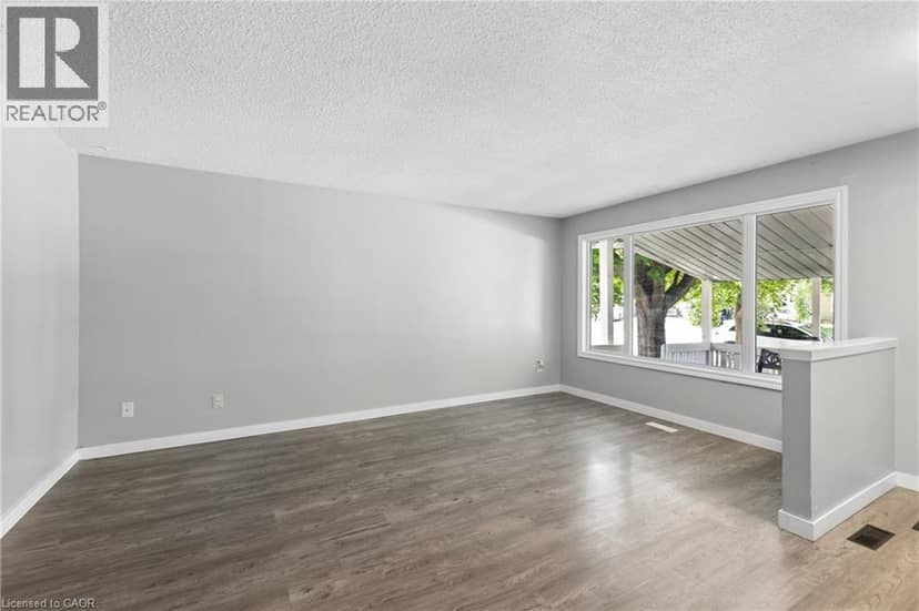 74 HELENE Crescent, Waterloo, photo 4