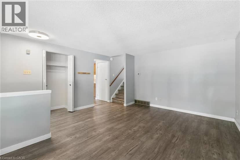 74 HELENE Crescent, Waterloo, photo 5