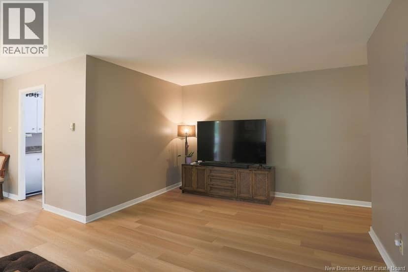 2865 Rothesay Road Unit# 2 — photo 6 of 35