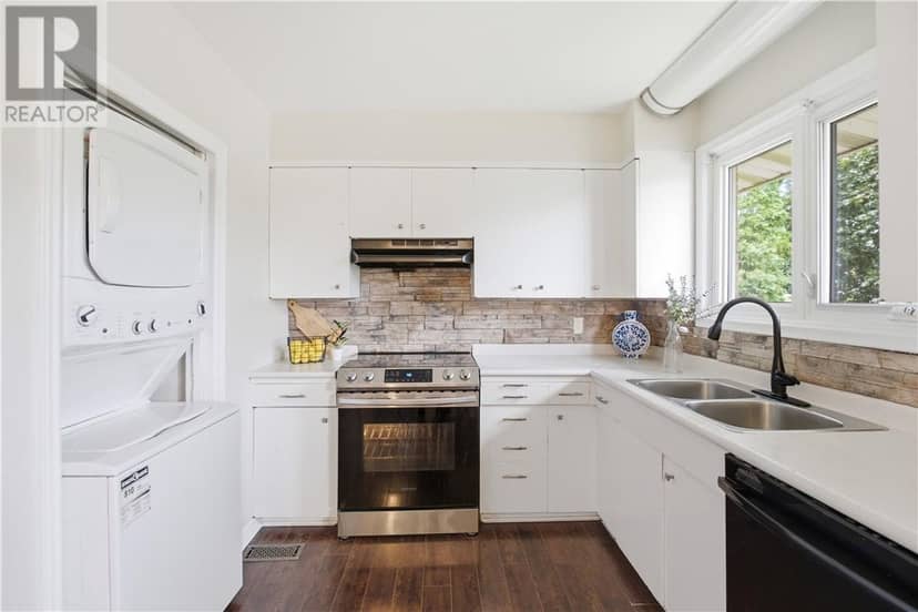 836 Prete Street — photo 8 of 34