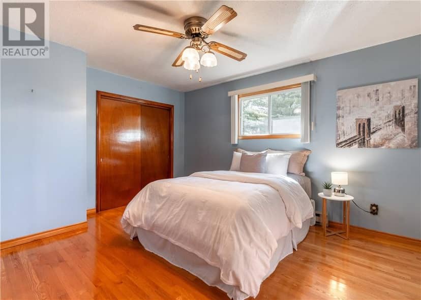 2979 Stanley Street — photo 15 of 32