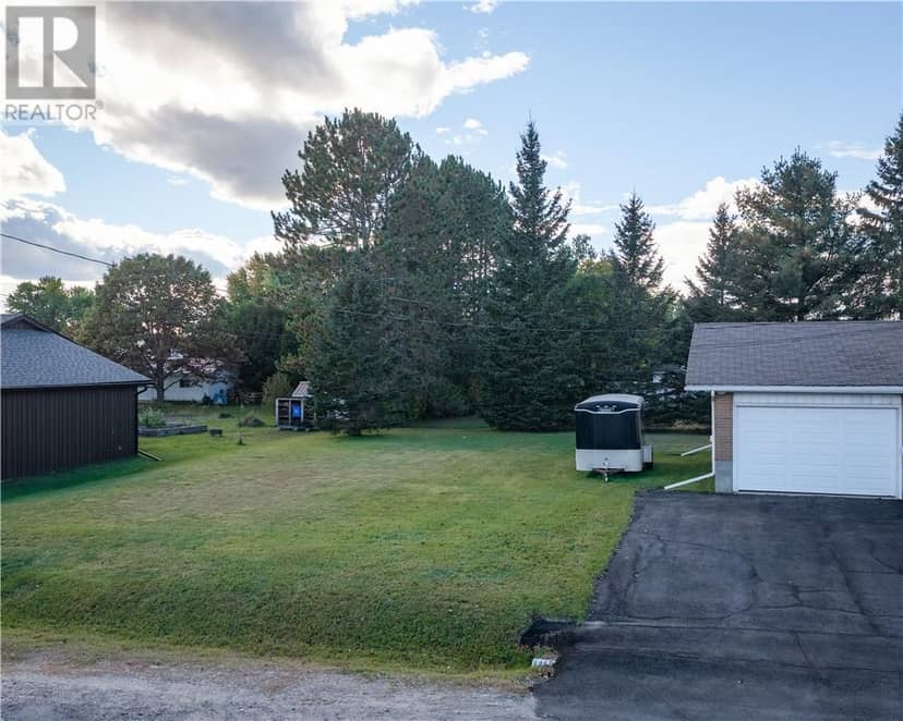 2979 Stanley Street — photo 28 of 32