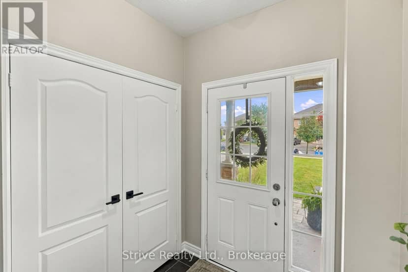 18 Bud Doucette Court, Uxbridge, photo 3