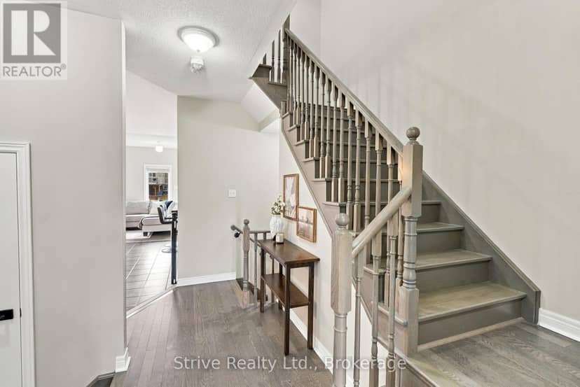 18 Bud Doucette Court, Uxbridge, photo 4