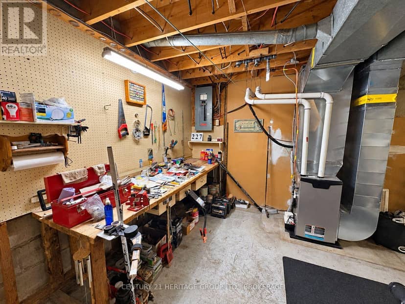 227 Arnold Street — photo 19 of 20