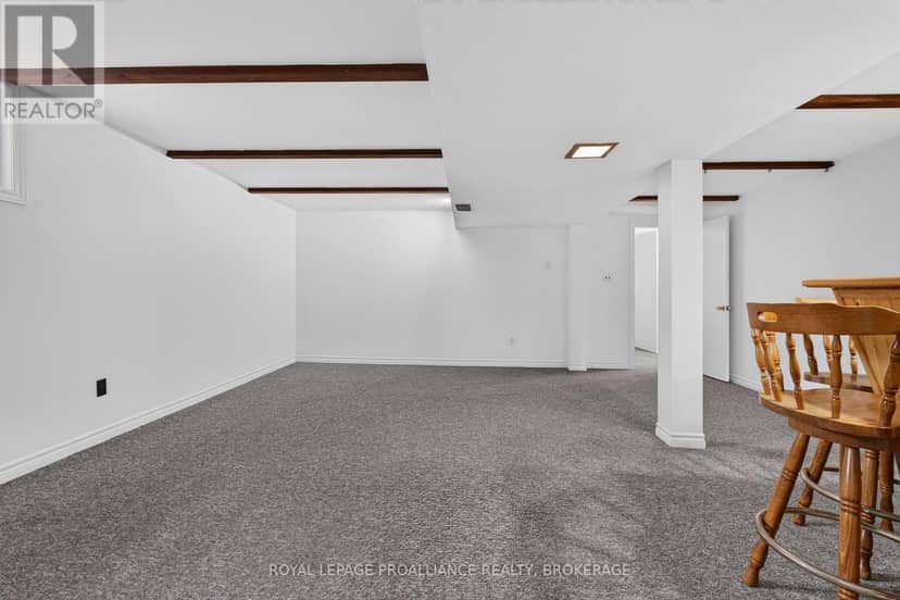 935 McKnight Road — photo 17 of 40