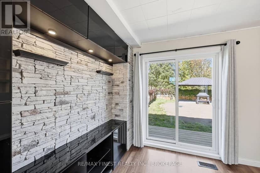 571 Centreville Road — photo 16 of 40