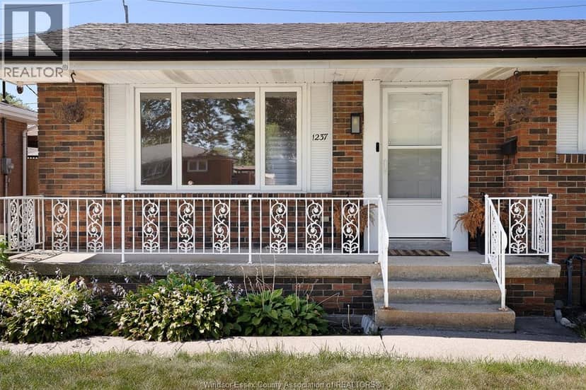 1237 Homedale — photo 3 of 32