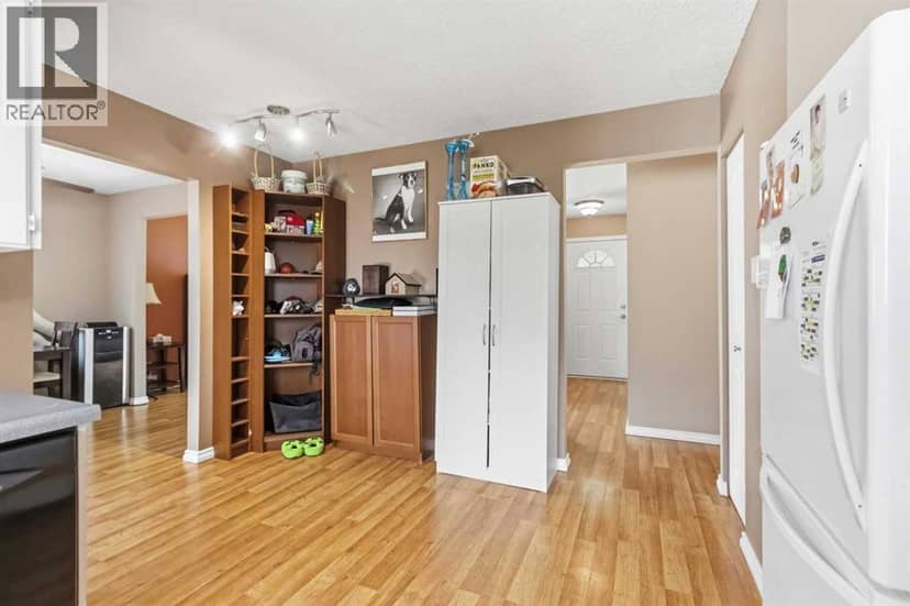 157 Rogers Crescent — photo 25 of 40