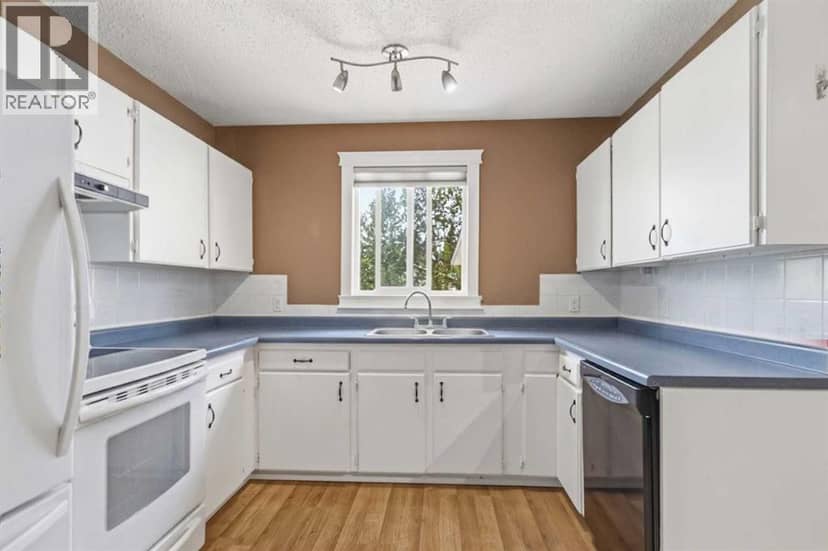 157 Rogers Crescent — photo 22 of 40