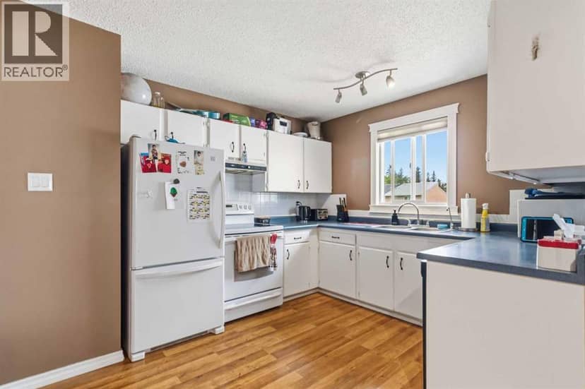 157 Rogers Crescent — photo 21 of 40