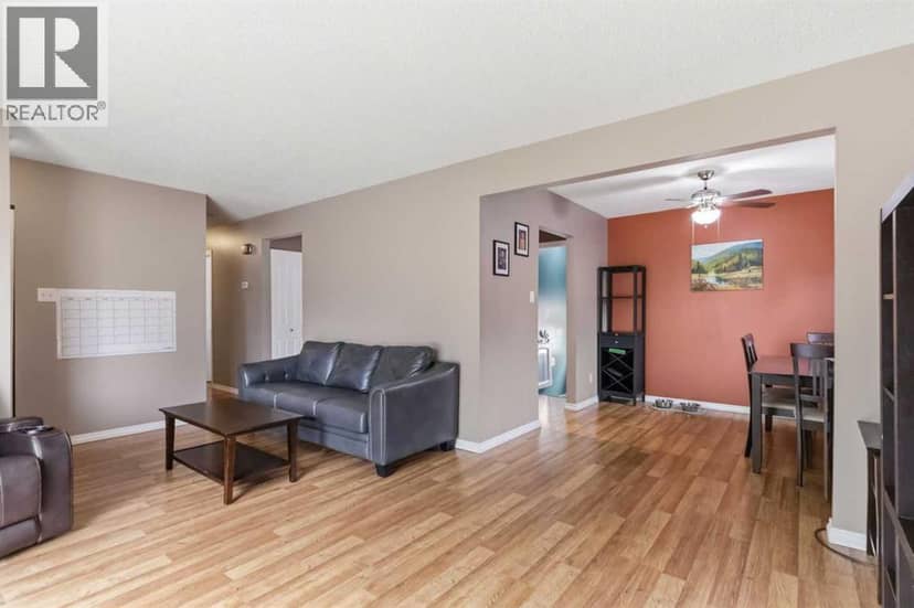 157 Rogers Crescent — photo 15 of 40