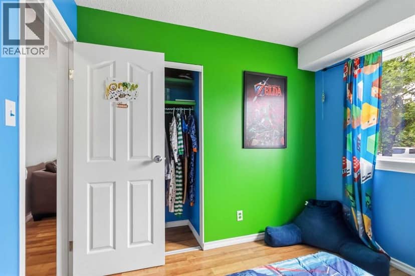 157 Rogers Crescent — photo 32 of 40