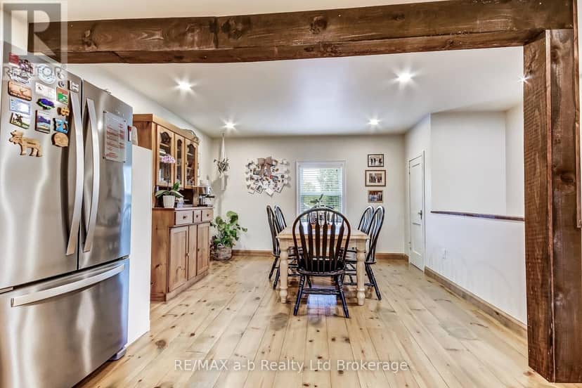 2237 Pinegrove Road — photo 11 of 22