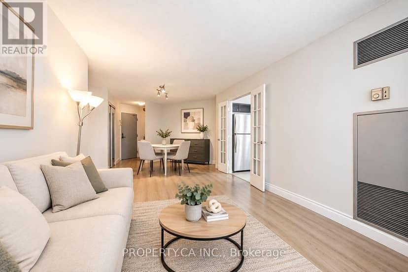 1001 - 25 Maitland Street W — photo 10 of 23