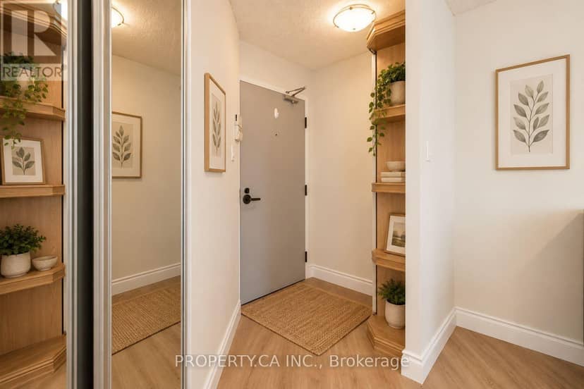 1001 - 25 Maitland Street W — photo 6 of 23