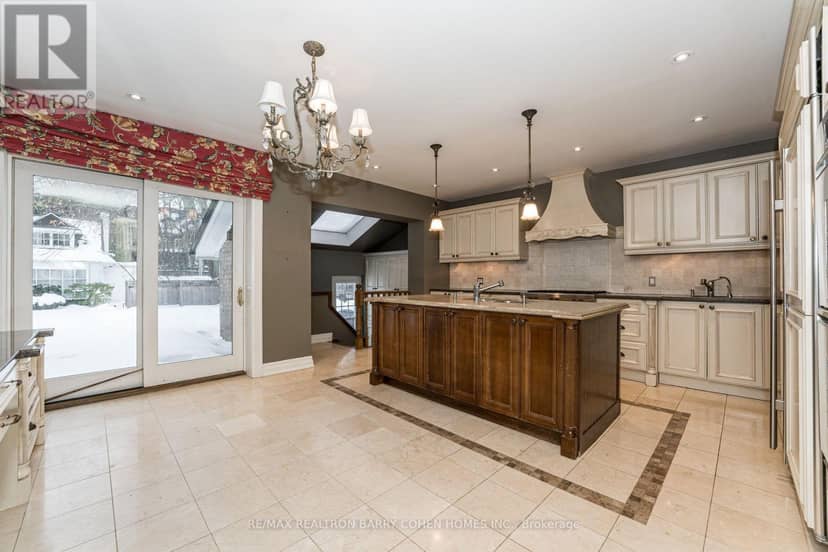 28 Dunvegan Road — photo 12 of 38
