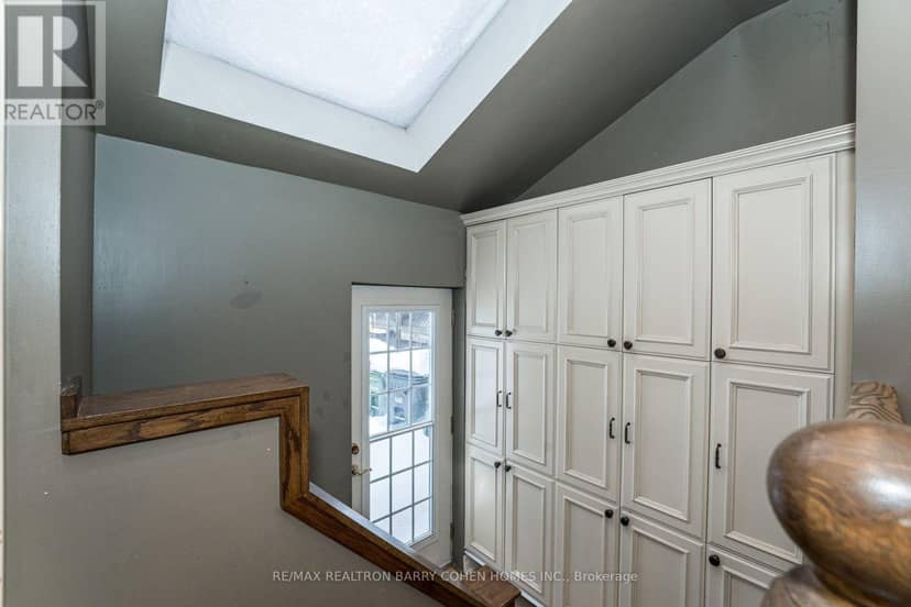 28 Dunvegan Road — photo 15 of 38