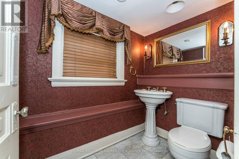 28 Dunvegan Road — photo 16 of 38