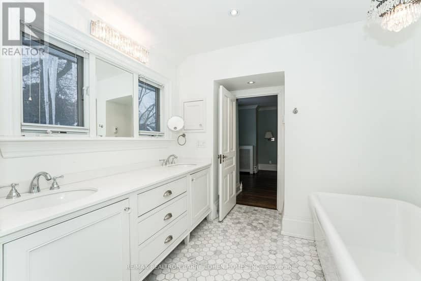 28 Dunvegan Road — photo 25 of 38