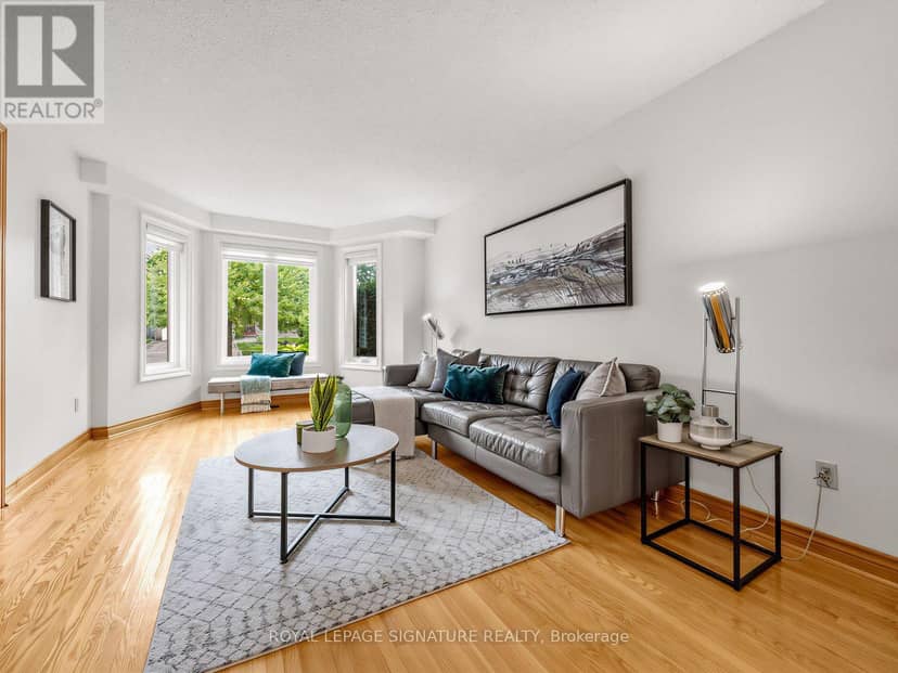 30 Invermarge Drive, Toronto, photo 7