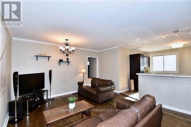 143 Tulloch Drive — photo 4 of 23