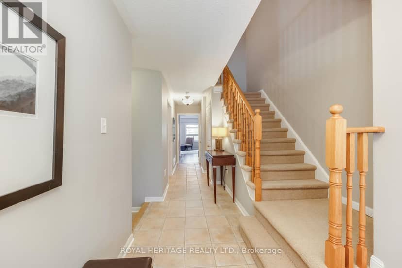 41 Toscana Drive, Whitby, photo 2