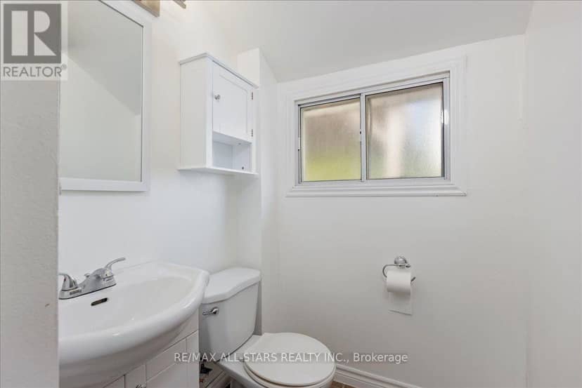 27182 Woodbine Avenue — photo 14 of 36