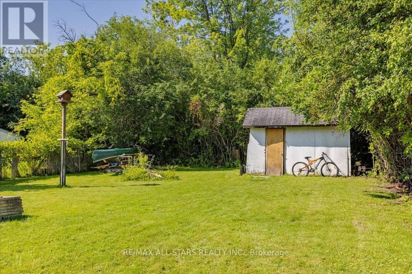 27182 Woodbine Avenue — photo 18 of 36