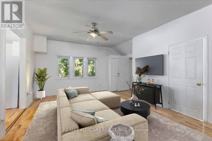 27182 Woodbine Avenue, Georgina, photo 7
