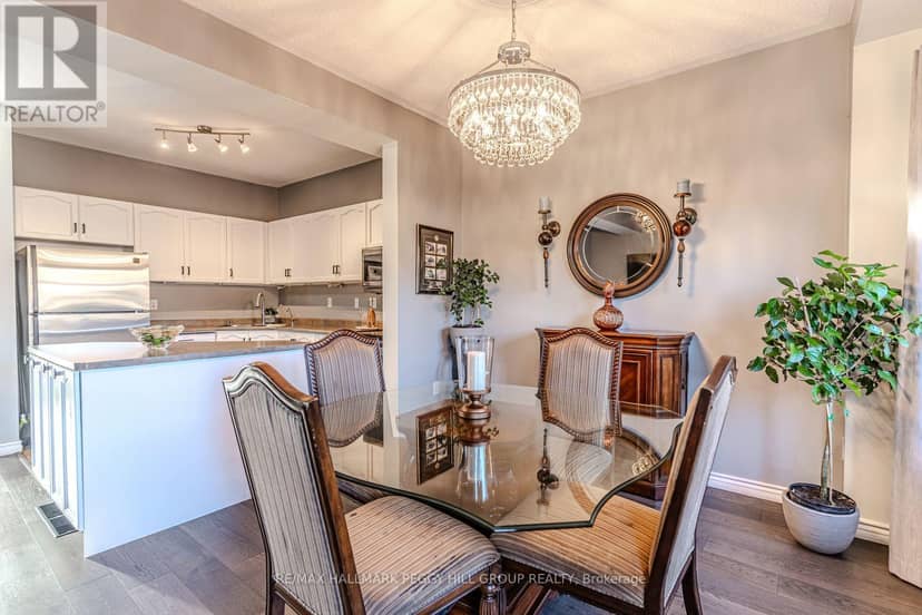17 Bruce Crescent, Barrie, photo 2