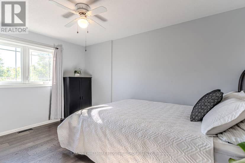 17 Bruce Crescent, Barrie, photo 7